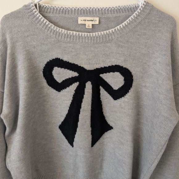 eesome Womens Medium Bow Sweater Gray Coquette Feminine Boho Cozy Preppy Flirty - Picture 3 of 7